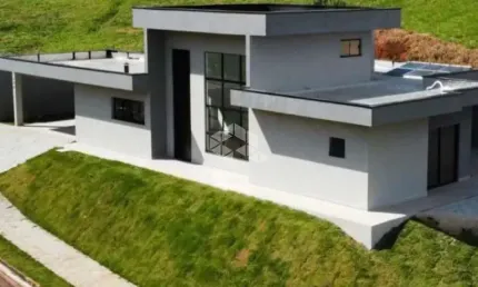 Casa com area gourmet e piscina a venda dentro de condomínio em Atibaia