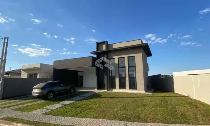 Casa térrea à venda com 3 suítes no loteamento alto da floresta