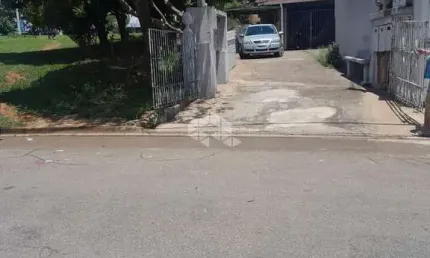 3 casas, 474m² totais construídos, para vender por r$ 1.300.00