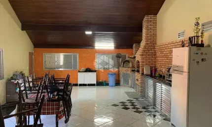 Casa à venda, com 4 suítes, 5 vagas, salão de festas, para vender por de r$1.100.000.
