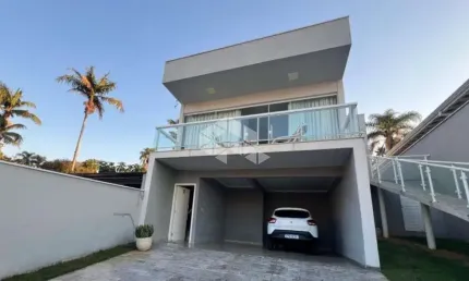 Linda casa, com 3 suítes, 220m² construídos, para vender por 1.200.000!