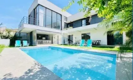 Excelente oportunidade, 3 suítes, 395m² construídos, localização privilegiada, para vender por r$ 2.000.000,00!