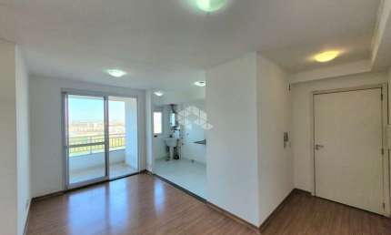 Apartamento de 3 dormitórios com uma vaga de garagem, no bairro Humaitá em Porto Alegre