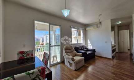 Apartamento de 3 dormitórios e 1 vaga de garagem no bairro Huamitá, em Porto Alegre.