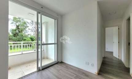 Apartamento de 2 dormitórios com suíte, sacada e 1vaga de garagem no Humaitá