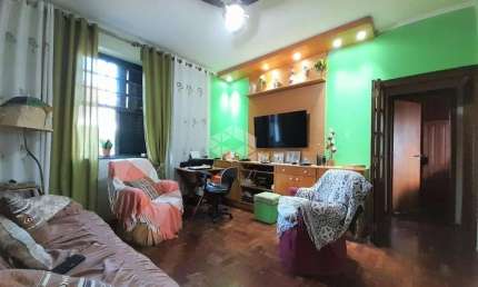Apartamento 2 dormitórios, mobiliado, com pátio, churrasqueira no Passo Dareia, em Porto Alegre. Aceita financiamento e FGTS.