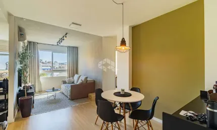 Apartamento 2 Dormitorios no Bairro São João, Porto Alegre