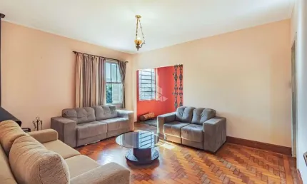 Apartamento de 3 Dormitorios no Bairro São Geraldo, Porto Alegre