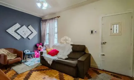 Apartamento 3 Dormitórios espaçosos no bairro Navegantes em Porto Alegre
