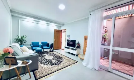 Apartamento térreo com 2 dormitórios muito bem localizado no bairro São Geraldo