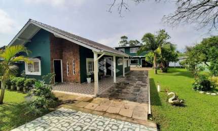 Casa a venda de 5 dormitórios no bairro Berto Círio em Nova Santa Rita