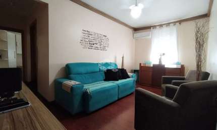 Apartamento 2 dormitórios com elevador e área de serviço no bairro Humaitá
