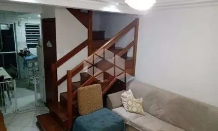 Casa triplex em Condomínio fechado com infra completa!