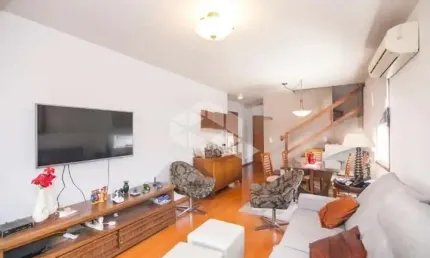 Cobertura com 2 Dormitorio 2 vagas de Garagem no Bairro Floresta, em Porto Alegre