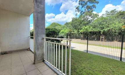 Apartamento 2 Dormitórios, 1 vaga de garagem com pátio no Bairro Humaitá, em Porto Alegre