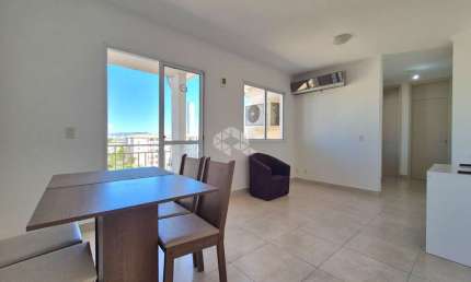 Apartamento de 3 dormitórios e 2 vagas de garagem, no bairro Humaitá, em Porto Alegre.