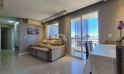 Apartamento 3 dormitórios, sendo 1 suíte, andar alto, excelente posição do sol, vista livre, móveis planejados em excelente padrão.
