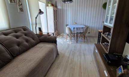 Apartamento de 3 Dormitorios sendo 1 suite, e 2 vagas de garagem no Bairro Humaita