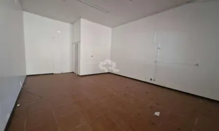 Loja Comercial Reformada e Bem Localizada no Humaitá