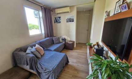 Apartamento semimobiliado 2 dormitórios 1 vaga de garagem, no barro Humaita, em Porto Alegre