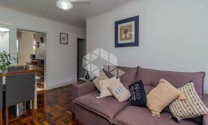Apartamento de 2 dormitórios, no bairro Humaitá, em Porto Alegre.