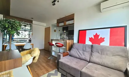 Apartamento 2 quartos, 1 vaga de garagem, mobiliado, bairro Jardim Carvalho em Porto Alegre