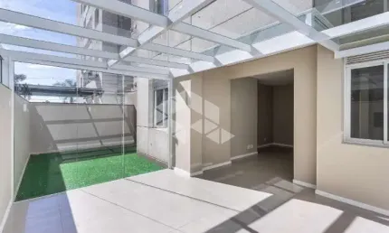 Apartamento térro com pátio, 2 dormitórios, Humaitá - Porto Alegre