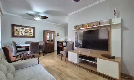 Apartamento Garden, 2 dormitórios e 2 vagas de garagem, no bairro Humaitá, em Porto Alegre.
