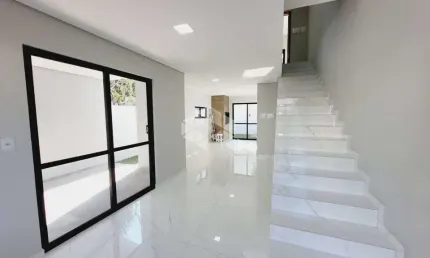 CASA DE 3 DORMITÓRIOS NO BAIRRO INGLESES DO RIO VERMELHO - FLORIANÓPOLIS/SC