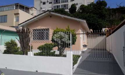 CASA CO 03 QUARTOS - BAIRRO BARRRIROA - SÃO JOSÉ - SC