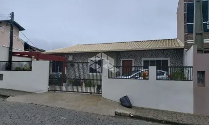 CASA DE 3 DORMITÓRIOS NO BAIRRO INGLESES - FLORIANOPOLIS/ SC