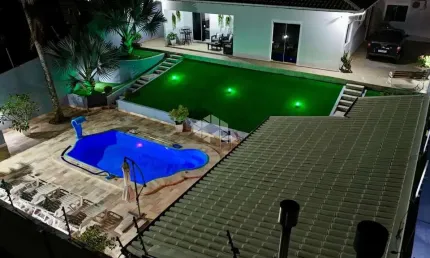 EXCELENTE CASA NA PRAIA DE FORA COM 03 DORMITÓRIOS SENDO 01 SUÍTE