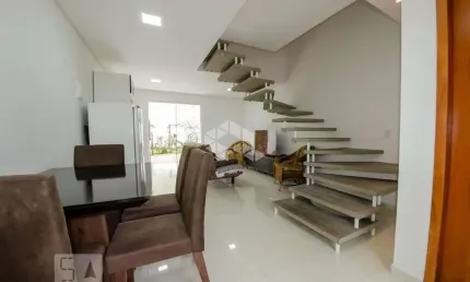 CASA COM 2 SUITES,UMA DAS SUITES COM SACADA NO BAIRRO RIO VERMELHO-FLORIANOPOLIS/SC