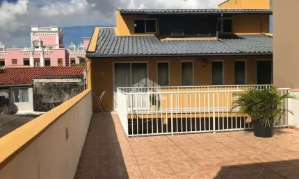 CASA COM 8 DORMITÓRIOS NO BAIRRO LAGOA DA CONCEIÇÃO - FLORIANÓPOLIS/SC