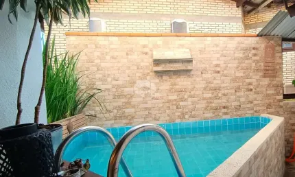 CASA COM 04 QUARTOS NO BAIRRO DE CANASVIEIRAS - FLORIANÓPOLIS/SC