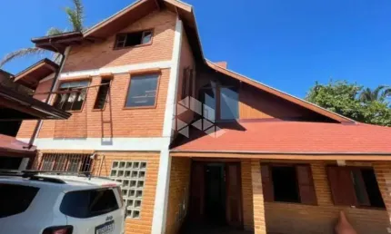CASA COM 4 QUARTOS NO BAIRRO MORRO DAS PEDRAS - FLORIANÓPOLIS/SC