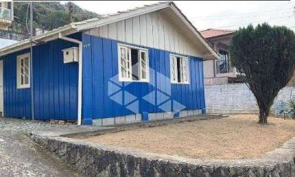 CASA DE 3 QUARTOS NA ARMAÇÃO DO PÂNTANO DO SUL - FLORIANÓPOLIS/SC