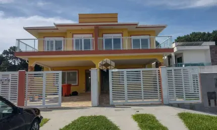 CASA GEMINADA DE 3 DORMITÓRIOS NO BAIRRO INGLESES DO RIO VERMELHO- FLORIANOPOLIS/SC