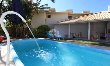 CASA DE 3 DORMITÓRIOS NO BAIRRO RIO VERMELHO - FLORIANÓPOLIS/SC
