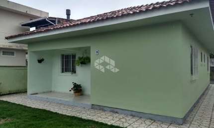 CASA 3 DORMITÓRIOS EM CANASVIEIRAS FLORIANÓPOLIS  SC