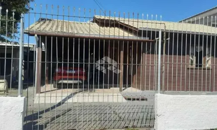 TERRENO COM 2 CASAS A 50 METROS DO MAR - PRAIA DE FORA