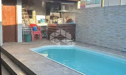 CASA 3 QUARTOS NO BAIRRO FORQUILHINHAS EM SÃO JOSÉ/SC
