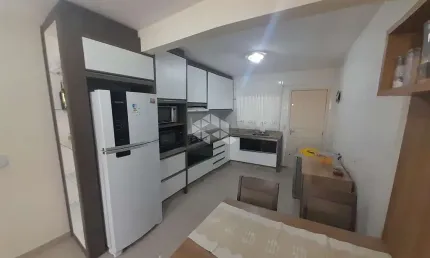 Casa 3 dormitórios em São João do Rio Vermelho / Florianópolis