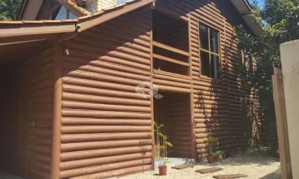 Casa com 2 Dormitórios no bairro Sambaqui em Florianópolis/SC