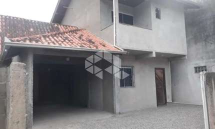 Casa 3 dormitórios com 1 suíte bairro Vargem Grande