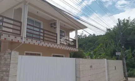 Sobrado 5 dormitórios sendo 2 suíte na Cachoeira do Bom Jesus