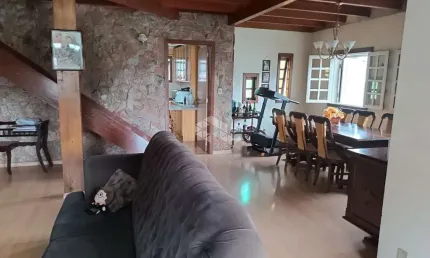 CASA SEMI-MOBILIADA 3 DORMITÓRIOS NO BAIRRO JARDIM AMÉRICA