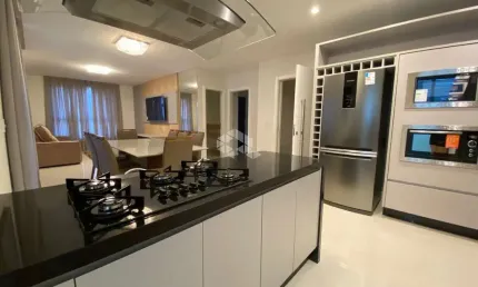Apartamento de luxo no Edifício Chateâu Unique em Meia Praia, Itapema - Quadra mar, mobiliado e com área de lazer completa