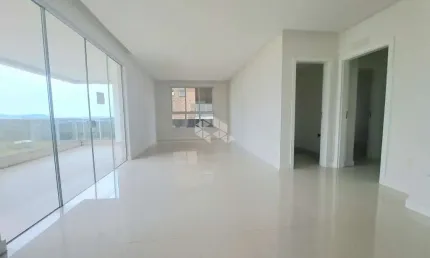 Apartamento quadra mar mobiliado 03 quartos Meia Praia, Itapema 250m do mar