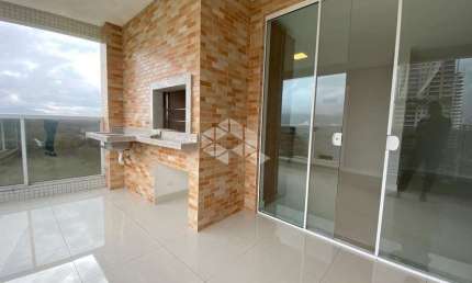 Apartamento quadra mar mobiliado 03 quartos Meia Praia, Itapema 250m do mar